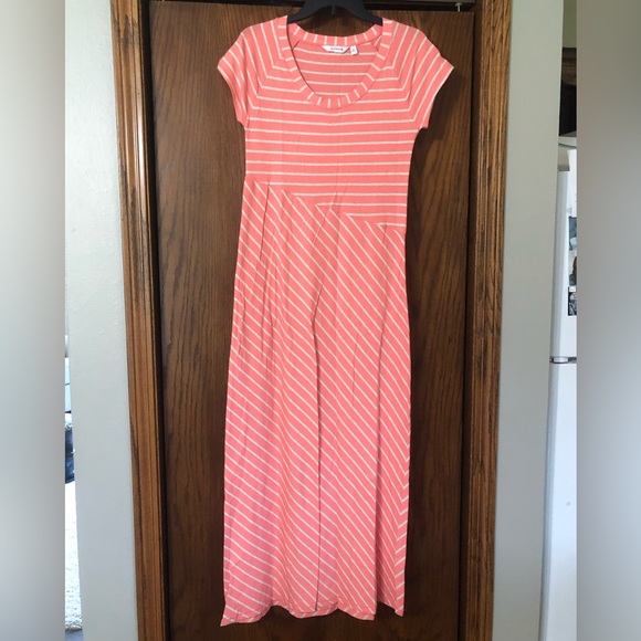 Athleta Dresses & Skirts - Athleta Salmon Striped Dress size medium